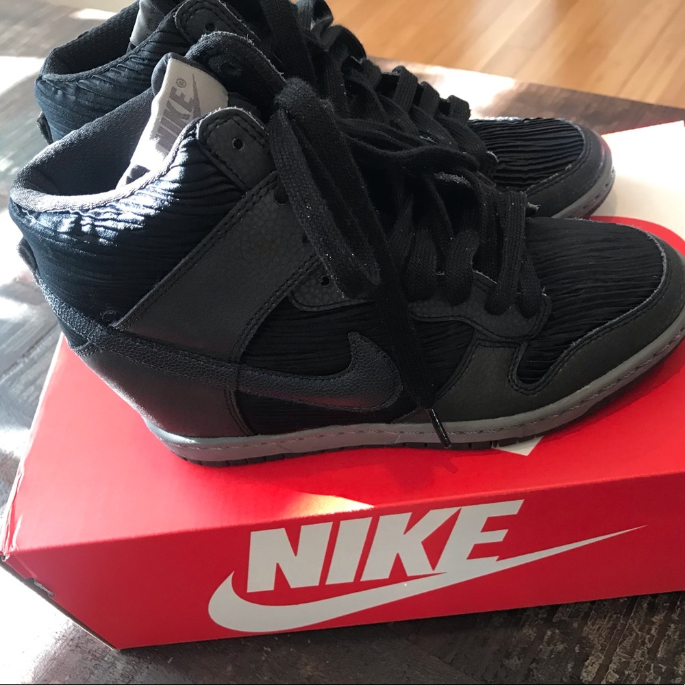NIKE - Used Women’s Dunk Sky Hi 6.5